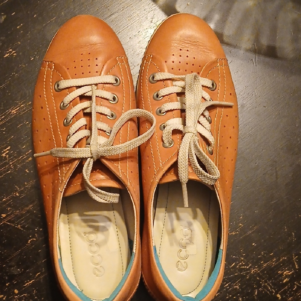 Ecco Womend Burnt Orange Leather Sneakers